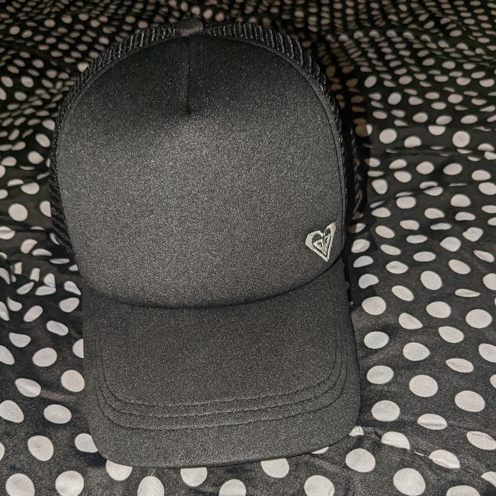 Roxy hat nwot